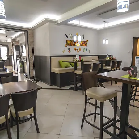 Pensjonat Fontana Pizzeria - Czeskie Budziejowice