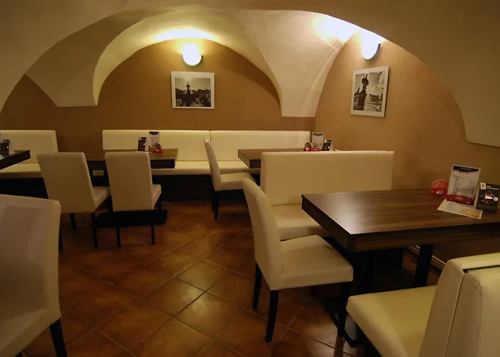 בית הארחה Fontana Pizzeria -