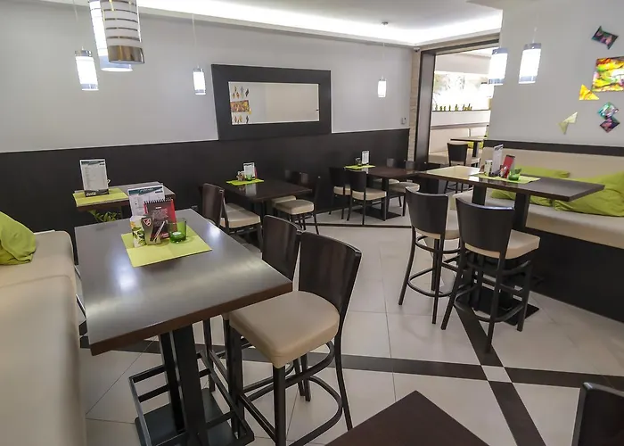 בית הארחה Fontana Pizzeria - 3*