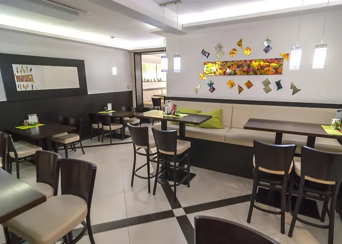 בית הארחה Fontana Pizzeria -